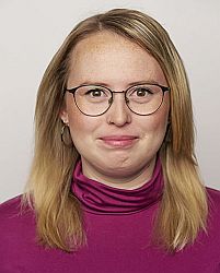 Mgr. Zdena Ka�parov�