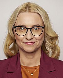 Mgr. Barbora Pip�ov�